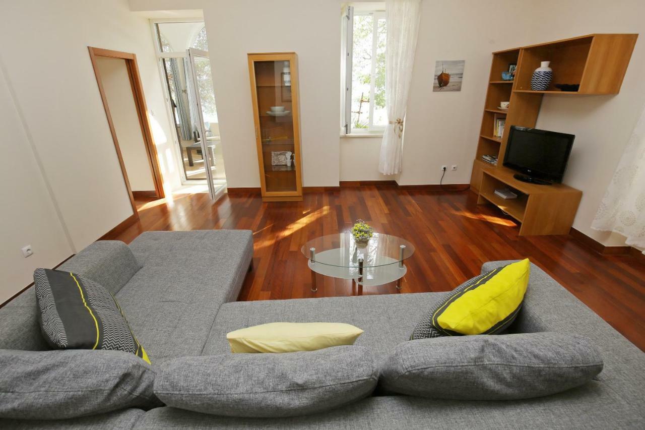 Seafront Beach Apartment - Directly At The Beach Zadar Bagian luar foto