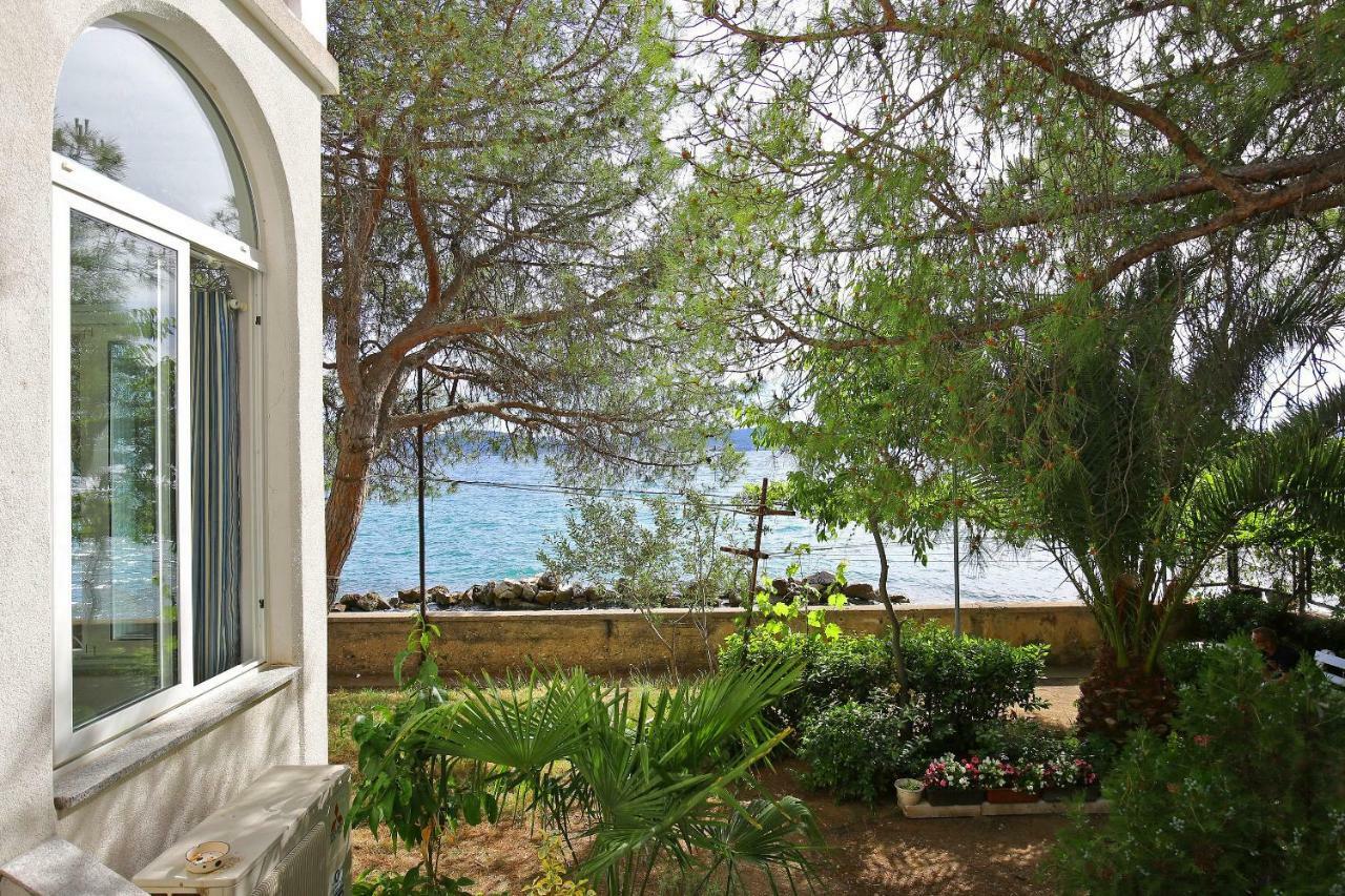 Seafront Beach Apartment - Directly At The Beach Zadar Bagian luar foto