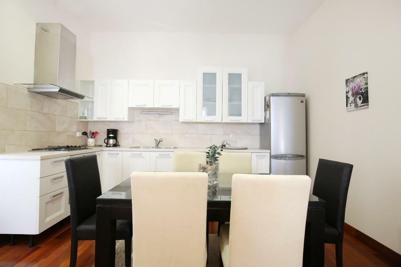 Seafront Beach Apartment - Directly At The Beach Zadar Bagian luar foto